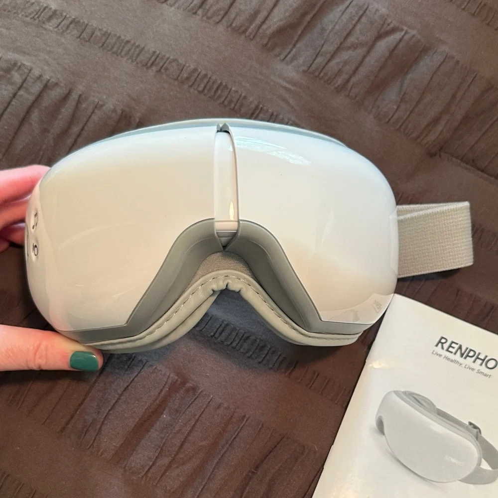 White Eye Massager with Heat